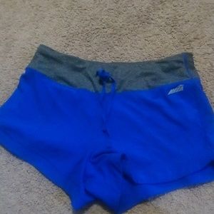 Avia shorts size M
